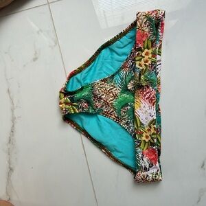 Sunsets floral bikini. Perfect condition-clean and ready to ship.